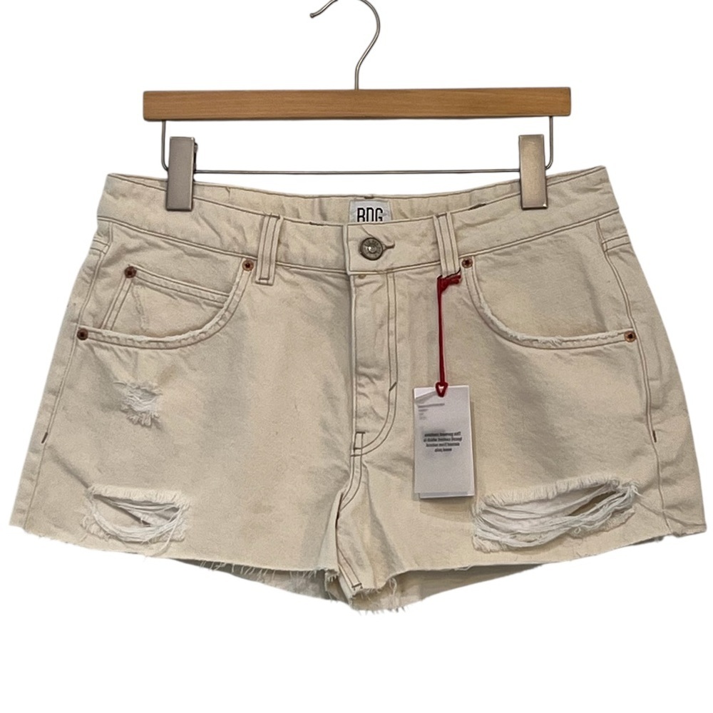 BDG Urban Outfitters Distressed Neutral Cream Denim Shorts Raw Hem Size 31 NWT - Picture 11 of 11